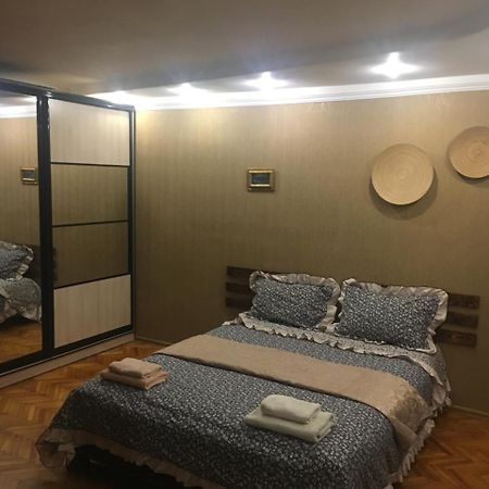 דירות קייב Kvartira Na Krakivskiy 12 , 52 מראה חיצוני תמונה